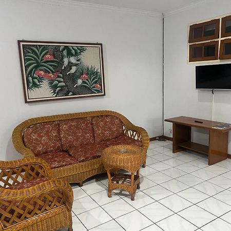 Hotel Puspa Sari シアター エクステリア 写真