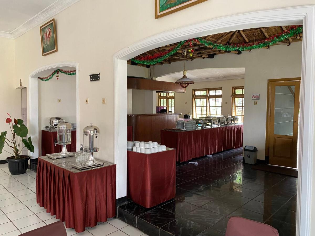Hotel Puspa Sari シアター エクステリア 写真