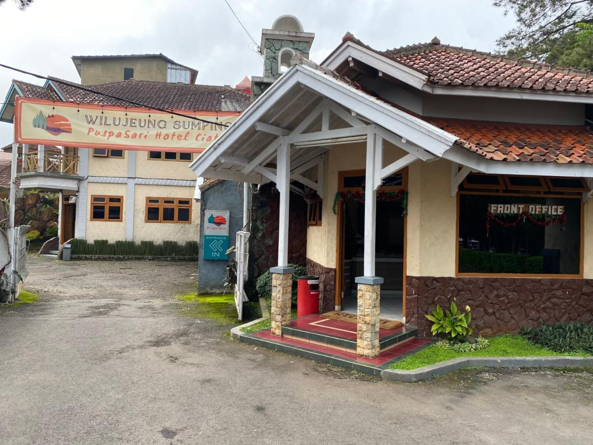 Hotel Puspa Sari シアター エクステリア 写真
