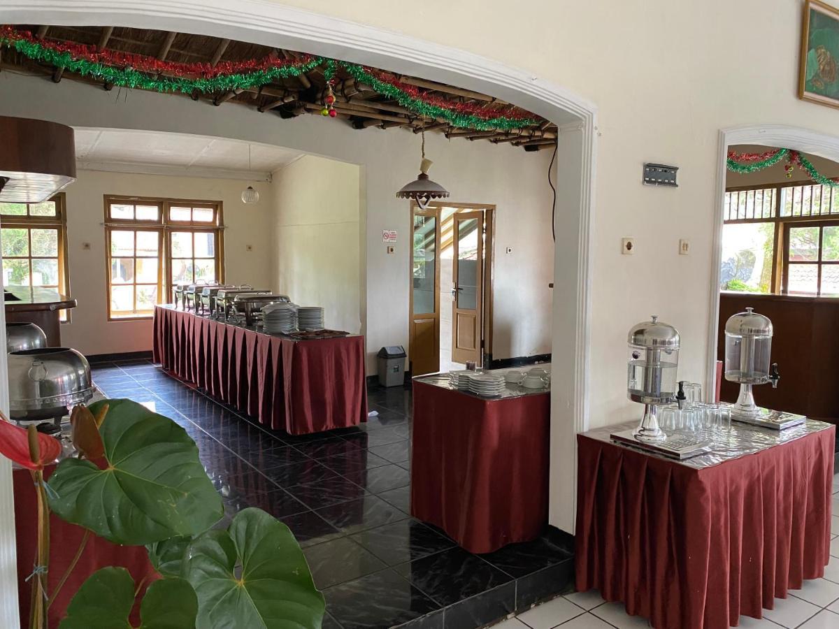 Hotel Puspa Sari シアター エクステリア 写真