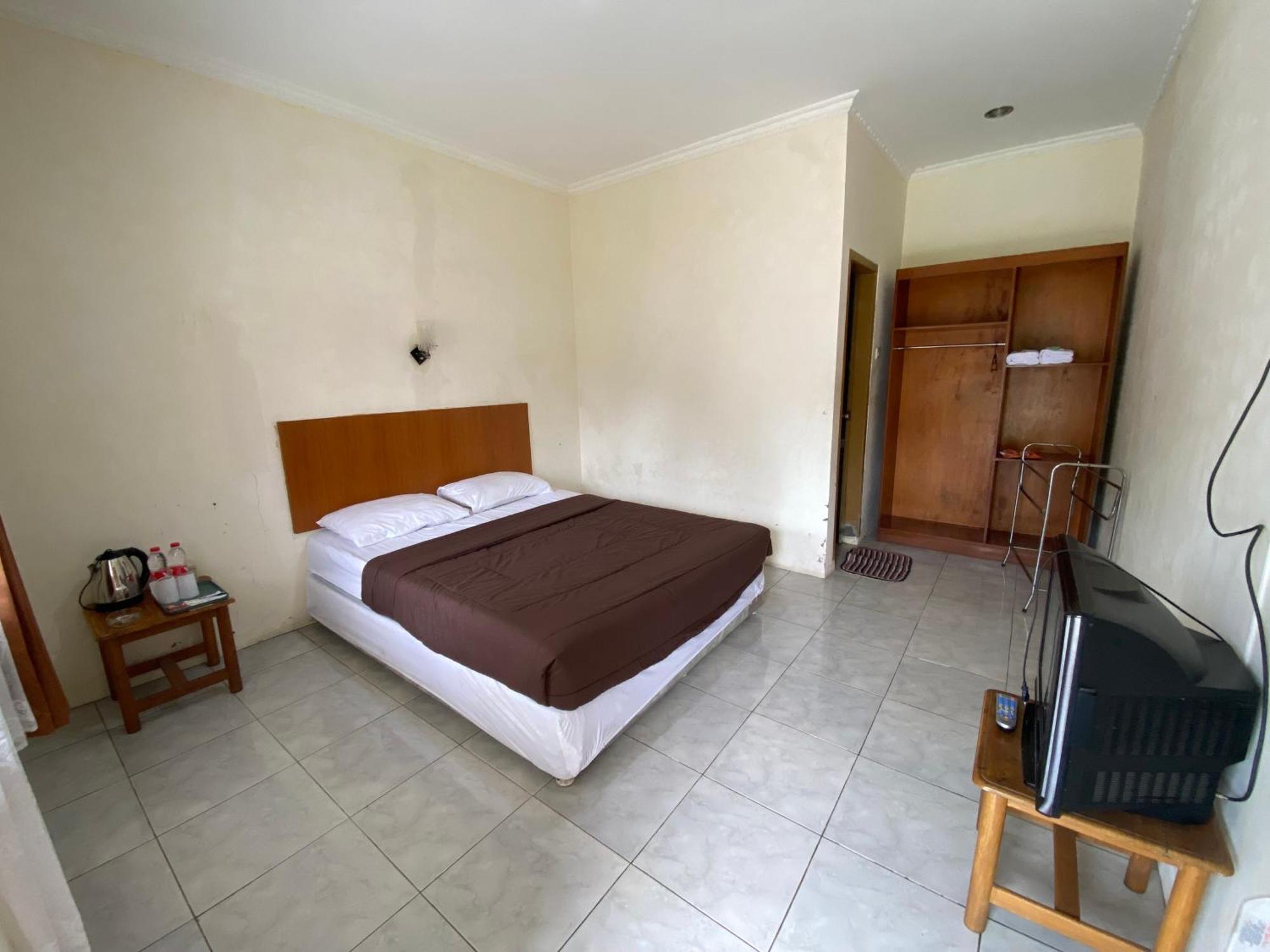 Hotel Puspa Sari シアター エクステリア 写真